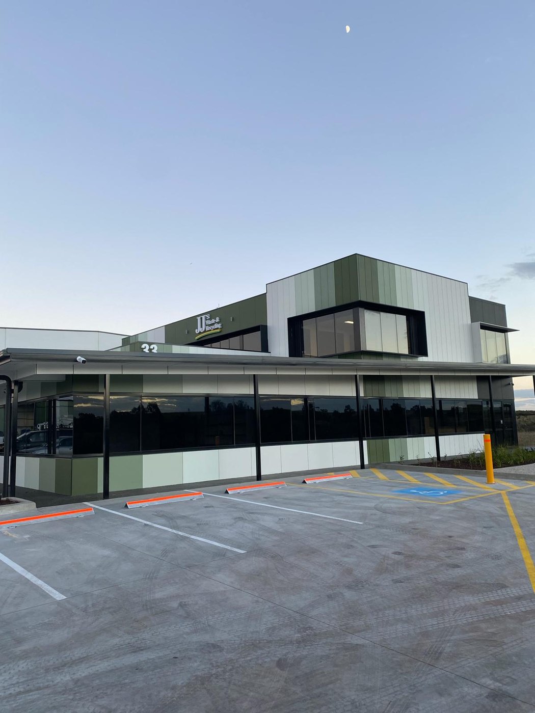 Large commercial building painting project in Melbourne